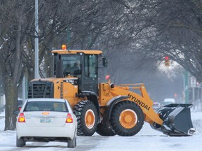 Is the city best served by having private contractors do most of the city's snow clearing? (Winnipeg Sun files)