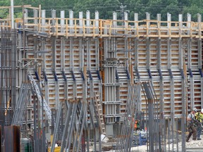 Construction continues at Investors Group Field. (BRIAN DONOGH/Winnipeg Sun)