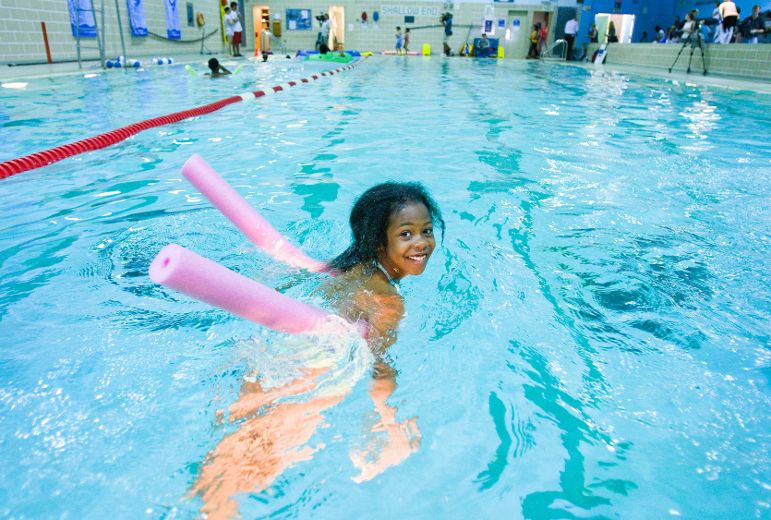 Swimming lessons geared to newcomers – Winnipeg Free Press