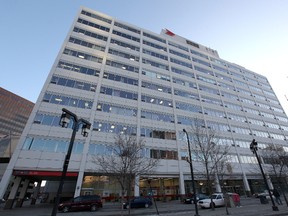 The office tower connected to the police headquarters on Graham Avenue. (Jason Halstead/Winnipeg Sun files)
