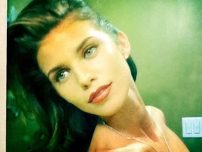 The re-cropped version of Annalynne McCord's Twitter picture. (Twitter)