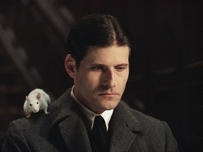 Crispin Glover and his vermin pal are up to no good in the official website for Willard.