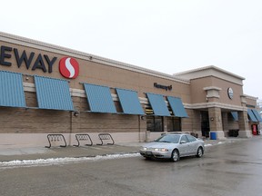 Two shoplifters who beat up a Safeway security guard attempting to stop them at the chain’s River Avenue location have been charged with robbery with violence. (Jason Halstead, Winnipeg Sun)