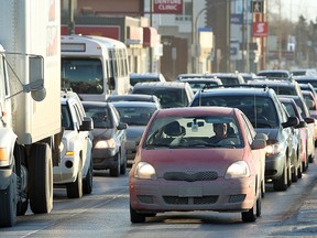 Motorists wait for a red light to change at Pembina and Point Road in Winnipeg February 10, 2012.
BRIAN DONOGH/WINNIPEG SUN/QMI AGENCY