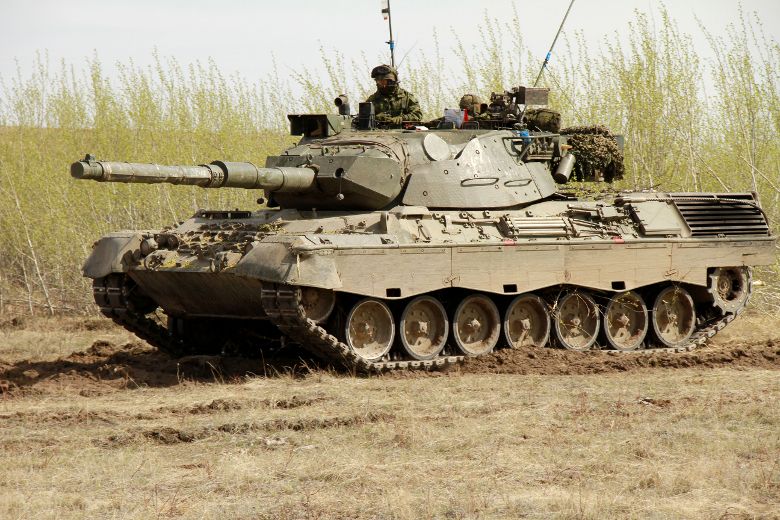 Guns, tanks manned by the best in Alberta military operation | Edmonton Sun