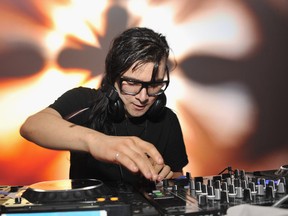NEW YORK, NY - JUNE 20: DJ Skrillex performs at the Samsung Galaxy S III Launch hosted by Ashley Greene at Skylight Studios on June 20, 2012 in New York City.  Theo Wargo/Getty Images for Samsung/AFP