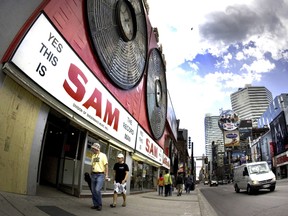 The Sam the Record Man Yonge Street location on its last day of business, July 1, 2007. (Veronica Henri/QMI Agency)