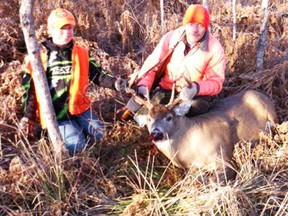 The North Shore Big Buck and Doe contest winners are in. The big buck winner is Jim Landry of Espanola. Pictured here with the 10-point 244-pound buck is Landry’s hunting partner Derwin Lees along with Landry’s 10-year-old grandson Jesso. The prize money was $900.
Photo by Brigita Gingras/For The Mid-North Monitor/QMI Agency=