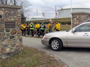 Mourning cyclist Gerald Plain