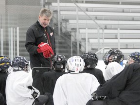 Terry Farrell/dAily Herald-Tribune
Detroit Red Wings assistant coach Bill Peters is keeping himself busy during the NHL lockout. He is in Grande Prairie this week, coaching the Edge Hockey School Skill Academy students. This session is with the Grade 6 students, at the Coca-Cola Centre.