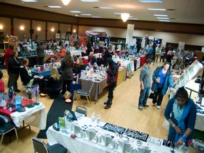 Residents browse the vendors during the Artisans Holiday Market, held Saturday at the Airdrie Town and Country Centre.
MARIE POLLOCK/AIRDRIE ECHO