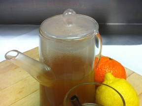 Mulled apple cider with rum PHOTOS BY KEN BOWIE
