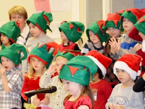 Dressed in her festive attire, Tesna took to the microphone to say thank you to everyone in attendance for coming to their Christmas concert.