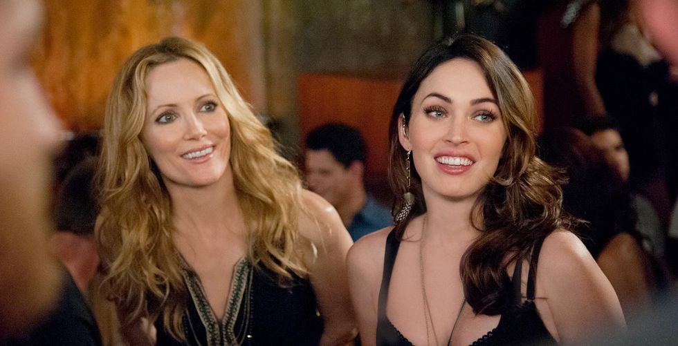 Megan Fox gets the giggles as Leslie Mann jiggles her breasts in outtake  from This Is 40