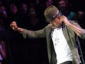 Singer Ne-Yo performs during the Z100 Jingle Ball at Madison Square Gardens in New York, December 7, 2012. (REUTERS/Carlo Allegri)