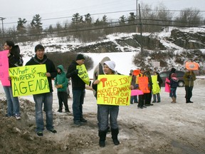 About 100 members of Asubpeeschoseewagong First Nation (Grassy Narrows) demonstrated near Husky the Muskie on Thursday.
JON THOMPSON/Daily Miner and News