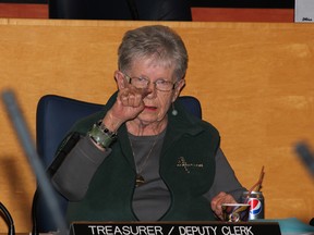 TINA PEPLINSKIE  tina.peplinskie@sunmedia.ca
Admaston/Bromley Mayor Raye-Anne Briscoe, chairwoman of the county’s finance and administration committee, makes a point during the first day of budget deliberations by Renfrew County Council.