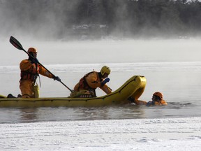 Petawawa Fire Department Ice Rescue Exercise_4