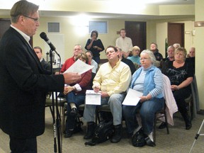 Public consultation organizer Mark MacDonald addresses residents over the fate of the Second Street site of the Cornwall Community Hospital at the McConnell Manor on Monday.
Staff photo/GREG PEERENBOOM