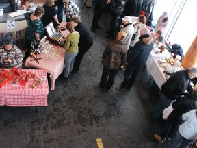 People enjoying the market and craft show at the Discovery Centre, Saturdaymorning, Feb. 9.
ALAN HALE/Daily Miner and News