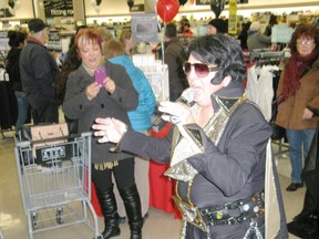 DANIEL R. PEARCE Simcoe Reformer
Elvis impersonator Skeet Deschaine entertained shoppers during the grand opening of Winners in Simcoe Thursday.