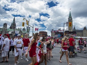 Huge crowds in Ottawa for Canada Day celebrations. Sunday July 1, 2012. (ERROL MCGIHON/THE OTTAWA SUN/QMI AGENCY).