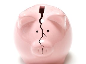 Broken piggy bank. (Fotolia.com)