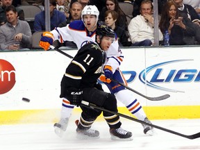 Derek Roy (front) adds offensive depth for the Canucks up the middle. (MIKE STONE/Reuters)