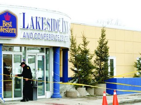 An officer enters the Best Western Lakeside Inn early afternoon on Easter Sunday, March 31, 2013. A man found lying on the street outside the hotel prior to 4 a.m. died shortly after arrival at the Lake of the Woods District Hospital.
GRACE PROTOPAPAS/KENORA DAILY MINER AND NEWS/QMI AGENCY