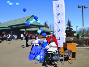 On Monday, April 2, 400 helium-filled balloons were launched from eight Capital Care locations in Strathcona County and the Edmonton area in celebration of Capital Care’s 50th birthday.