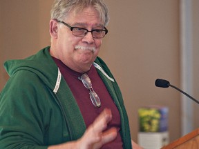 Barry Chadbolt of Brantford talks about his double-lung transplant eight years ago, during a luncheon Saturday at an Organ Donor Awareness bonspiel at the Brantford Golf and Country Club. (BRIAN THOMPSON The Expositor)