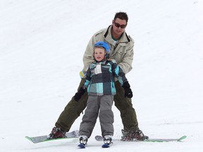 Winnipegger Dave Parnell skis with his daughter Neveah, 5, at Stony Mountain Ski Area in Stony Mountain, Man. The slope and area at the ski area is similar to the proposed Whitecourt park.  
Jason Halstead | QMI Agency
