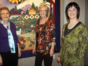 It’s all about Art in the Family at Centre culturel La Ronde’s Galeruche art gallery for the month of April. Sisters, from left, Joan Pye and Elaine Nyman, and Elaine’s daughter Lynne Nyman, right, are currently exhibiting some of their best paintings and quilts at the gallery until April 30.