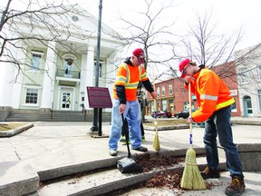 community living volunteers