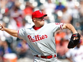 Philadelphia Phillies relief pitcher Jonathan Papelbon is critical of U.S. President Obama's stance on guns. (REUTERS)