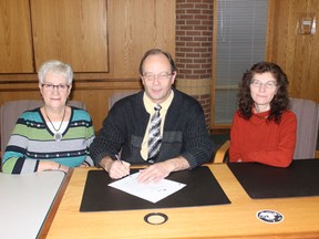 The City of Melfort has proclaimed Pro Life Week for April 22 to 27 to coincide with the Pasquia Pro Life Conference at the Kerry Vickar Centre in Melfort. (L to R) Pat Olson of the Pasquia Pro Life Association, Melfort Mayor Rick Lang and Monica Walker of the Pasquia Pro Life Association.