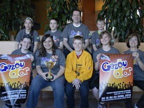 RICK OWEN • Northern News
The grade 7 and eight students at ECJV placed sixth in a 19 team improvisation tournament held in Kingston. Members of the ECJV team are, Emilie Godin, front left, Andrea Clermont, Keegan Argent, Dawika Warman, amd Mrs. Marie Roy. Back row left, Mayheve Rondeau, Justin Charbonneau, teacher Luke Duhn, and Tanner Cloutier. Missing from photo is Samuel Harvey.