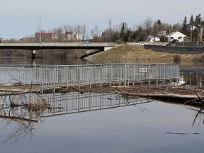 The Timmins floodwatch committee said Sunday that the high water levels on Porcupine Lake and the Mattagami River are dropping.