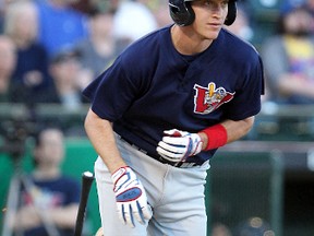 Winnipeg Goldeyes shortstop Nate Samson runs to first during American Association baseball against the Fargo-Moorhead Redhawks in Winnipeg, Man. Tuesday May 07, 2013.
BRIAN DONOGH/WINNIPEG SUN/QMI AGENCY