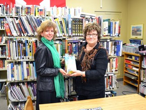 Author Jennifer Gibson presented Warkworth Librarian Marg Newman a copy of her book entitled ‘Compass’ during her special book launch on May 18.