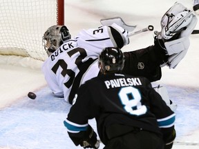 Los Angeles Kings goalie Jonathan Quick (32) looks back as a shot from San Jose Sharks center Joe Thornton (not shown) gets past him in the first period during Game 6 of their NHL Western Conference semi-final playoff hockey game in San Jose, California May 26, 2013. (REUTERS/Jed Jacobsohn)