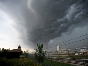 Environment Canada is advising local residents take shelter as severe storms roll through the area. BLAIR TATE/FOR THE OBSERVER/QMI AGENCY