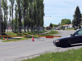 Dieppe Avenue was closed on Tuesday as bomb squad officials from the OPP inspected an area house.
Photo by JORDAN ALLARD/THE STANDARD/QMI AGENCY