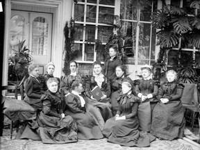 The committee of the National Council of Women, with Lady Aberdeen in the centre, photographed by Topley Studio in Ottawa in October 1898.