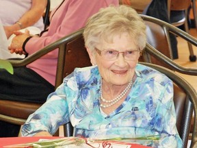 Ruby Knive was one of three “Original Pioneers” recognized recently at the Peter Dawson Lodge. The ceremony was hosted by the Vulcan Centennial Committee. 
Simon Ducatel Vulcan Advocate