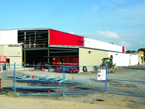 The new arena takes shape in Cardinal. (THOMAS LEE/The Recorder and Times)