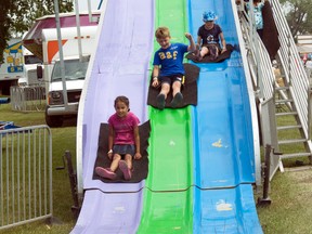 Young people enjoyed the midway rides during the Portage Ex, Saturday. (ROBIN DUDGEON/PORTAGE DAILY GRAPHIC/QMI AGENCY)