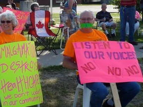 More than 100 people protested outside the South Centennial Manor in Iroquois Falls last week after the public was denied access to the the annual general meeting of the Anson General Hospital board. The public has been concerned about the loss of doctors in the community and a proposal to amalgamate the local hospital board with those in Cochrane and Black River-Matheson. MPP John Vanthof (NDP – Timiskaming-Cochrane) spoke to the crowd after being denied access to the meeting as well.