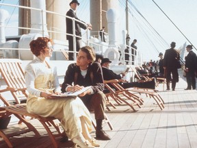 Kate Winslet and Leonardo DiCaprio in movie Titanic.