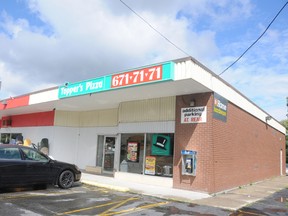 The Topper's Pizza on Second Avenue was robbed on Sunday night.

GINO DONATO/THE SUDBURY STAR